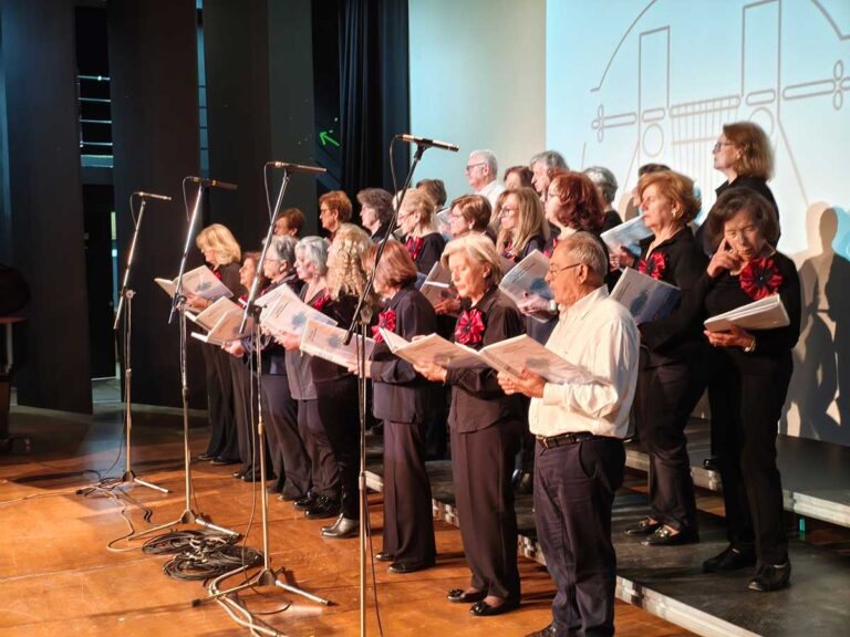 Χριστουγεννιάτικη χορωδιακή πανδαισία με 900 χορωδούς στα Τρίκαλα