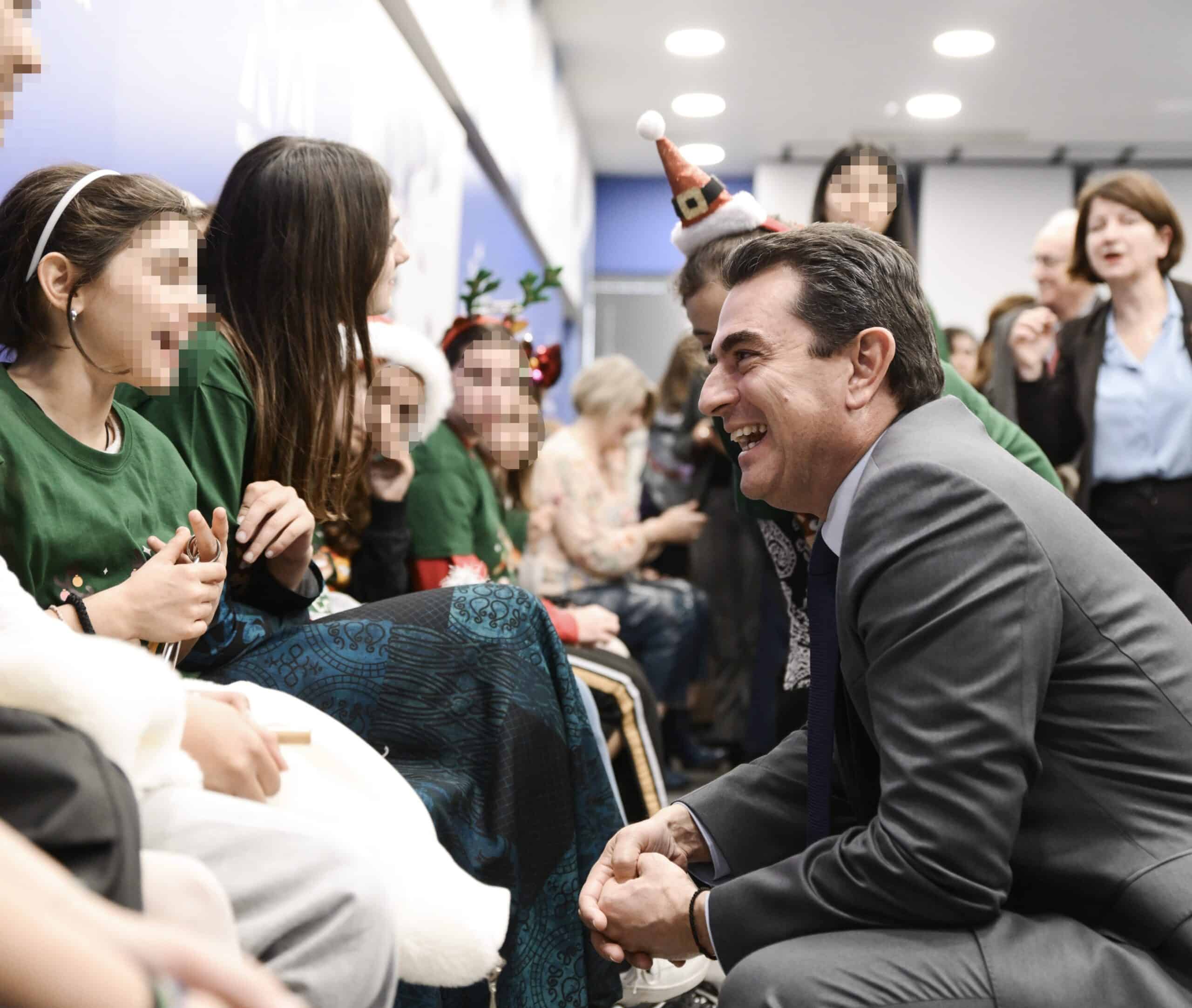 Οι ευχές του Κώστα Σκρέκα για τα Χριστούγεννα