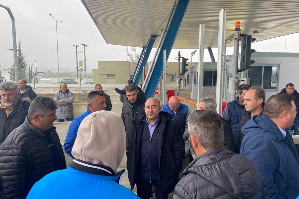 Στα αγροτικά μπλόκα ο Νίκος Σακκάς – Συνάντηση στον Λόγγο