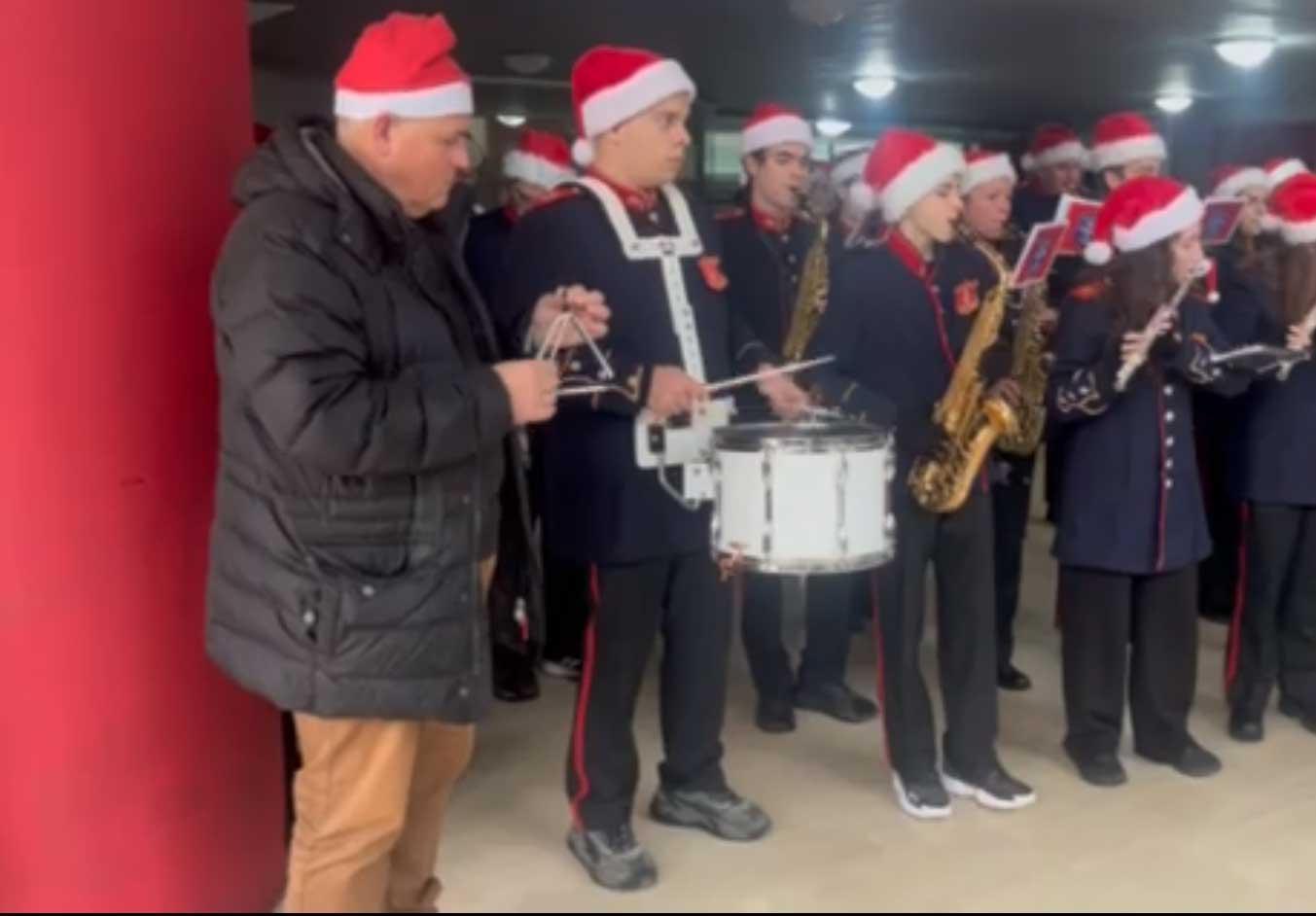 Γιορτινές μελωδίες και ευχές στο Πνευματικό Κέντρο Τρικάλων