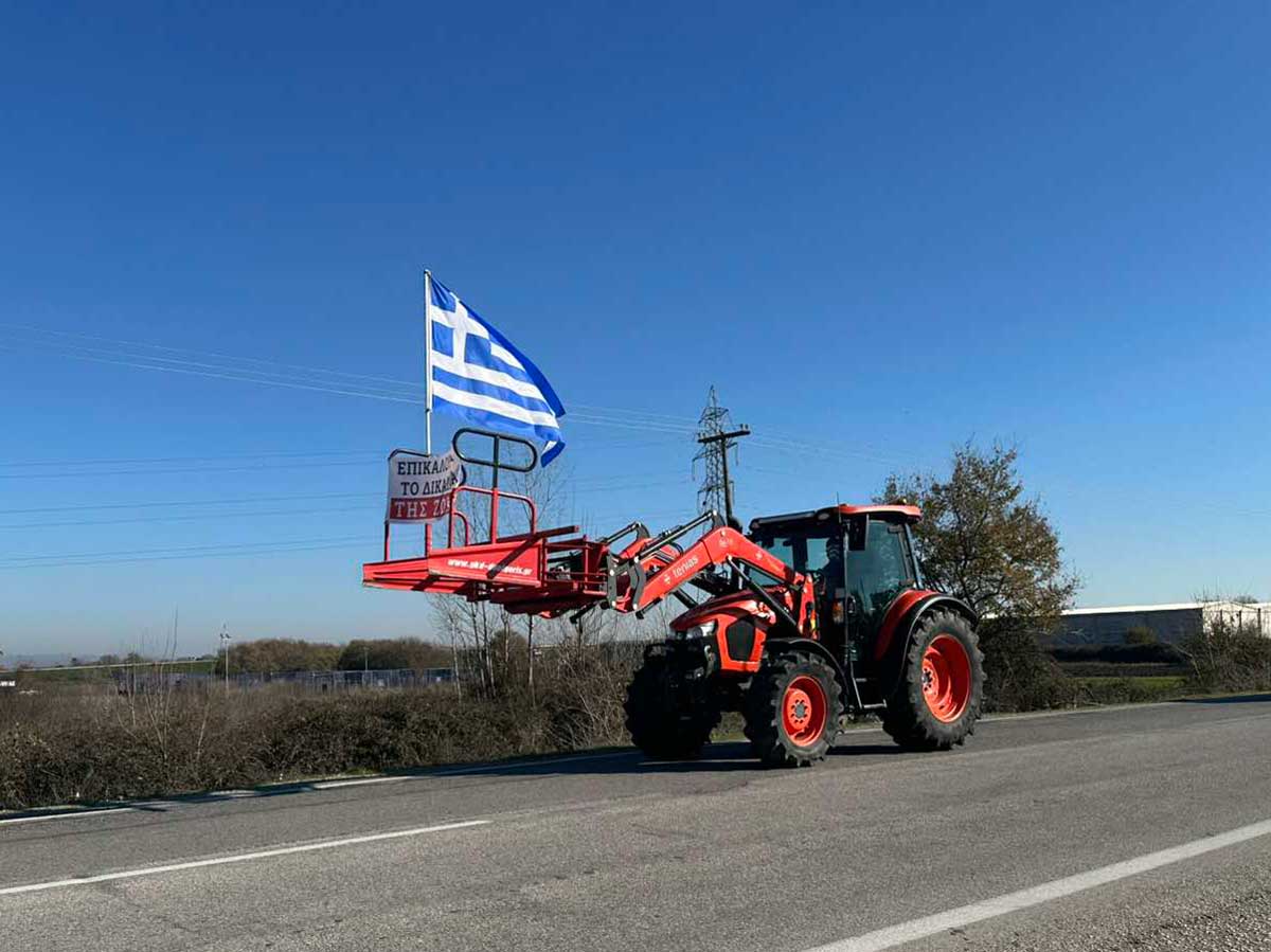 Λίγα τρακτέρ, μεγάλες ουρές στη γέφυρα Πηνειού