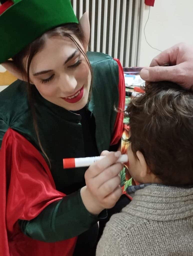 Χαμόγελα και δώρα στη χριστουγεννιάτικη γιορτή της «Ελπίδας»