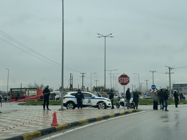 Αγρότες τώρα στον κόμβο Μεγαλοχωρίου – Κίνηση με οδηγίες της Αστυνομίας