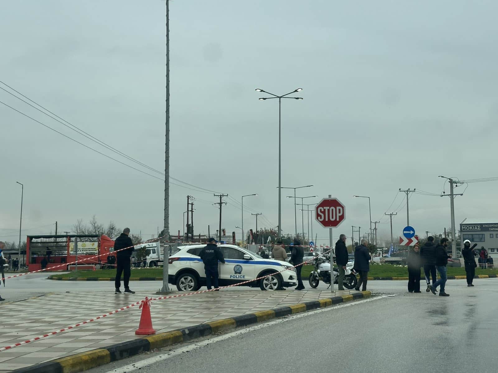 Αγρότες τώρα στον κόμβο Μεγαλοχωρίου – Κίνηση με οδηγίες της Αστυνομίας