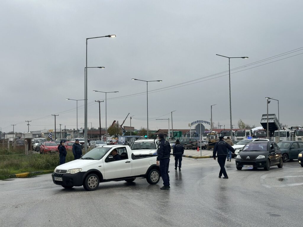 Αγρότες τώρα στον κόμβο Μεγαλοχωρίου – Κίνηση με οδηγίες της Αστυνομίας