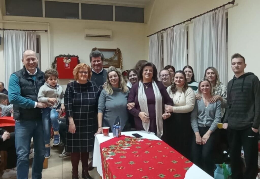 Χαμόγελα και δώρα στη χριστουγεννιάτικη γιορτή της «Ελπίδας»