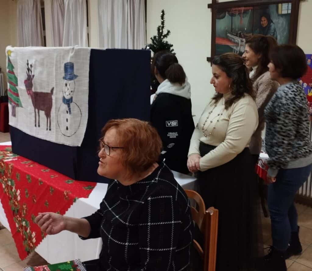 Χαμόγελα και δώρα στη χριστουγεννιάτικη γιορτή της «Ελπίδας»