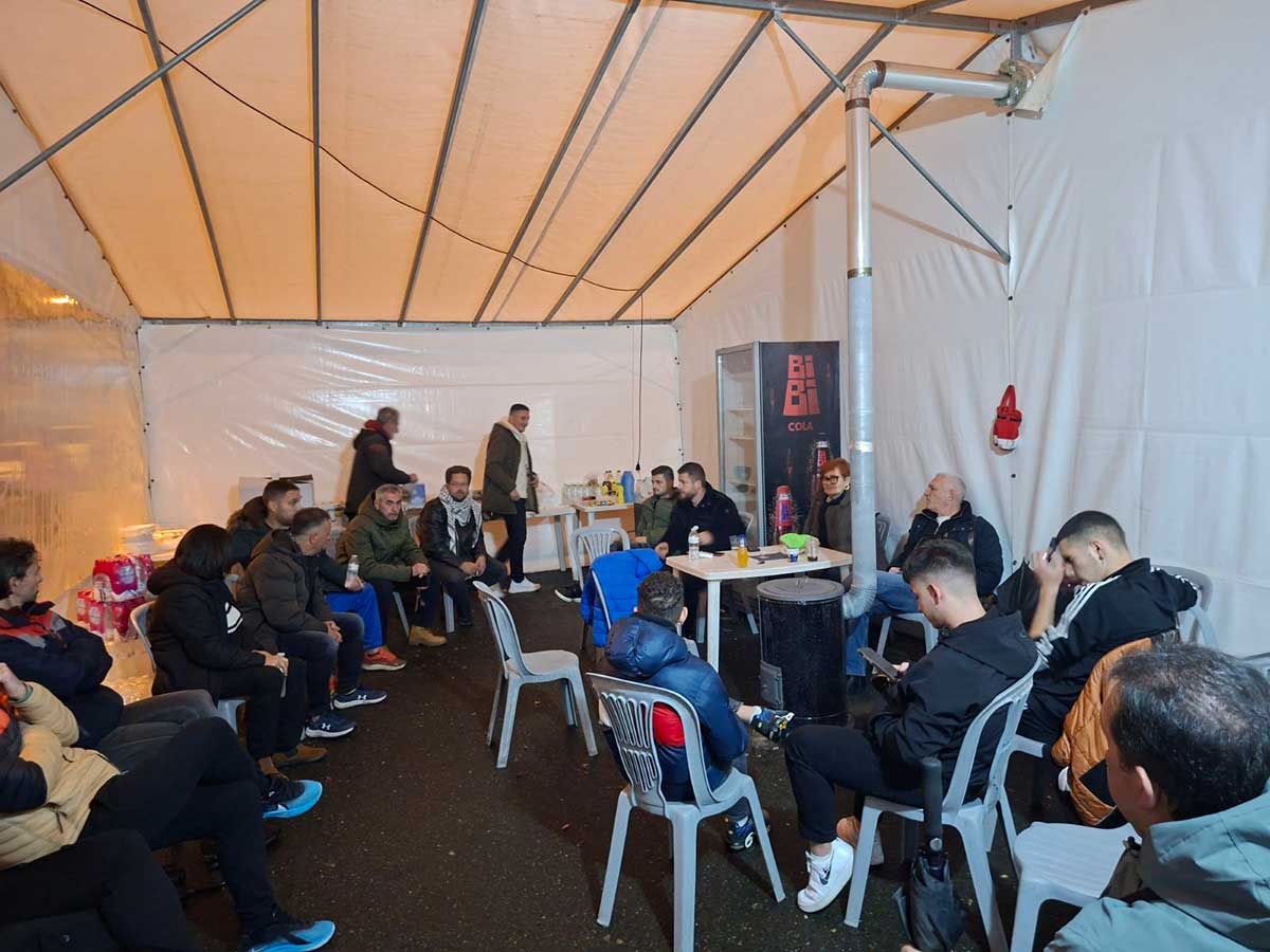 Στήριξη ΕΚ Τρικάλων στους αγρότες – Επίσκεψη στο μπλόκο Λόγγου