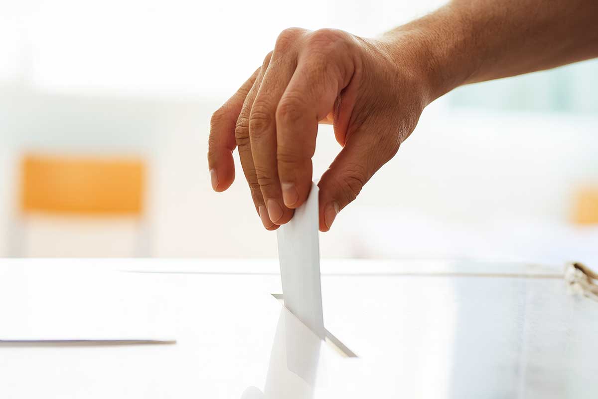 Νέες εκλογές χωρίς β΄ γύρο: Δήμαρχοι με 42% – Τι προβλέπει ο νέος Κώδικας