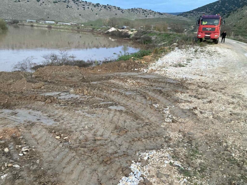 Κεραμίδι Τρικάλων: Νερά ξαναμπαίνουν από το ανάχωμα του «Ντάνιελ»