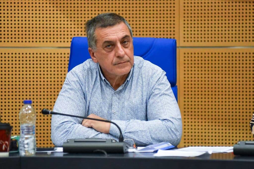 ΕΛΤΑ: Παρέμβαση Κουρέτα για τα λουκέτα σε Σοφάδες και Αλμυρό