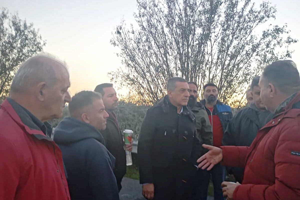 Κουρέτας στα μπλόκα: «Να χτυπήσουν πρώτα εμένα και μετά εσάς»