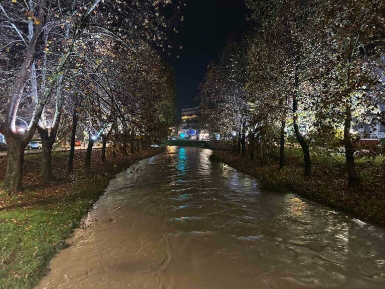Ληθαίος ποταμός: Φούσκωσε αλλά αντέχει