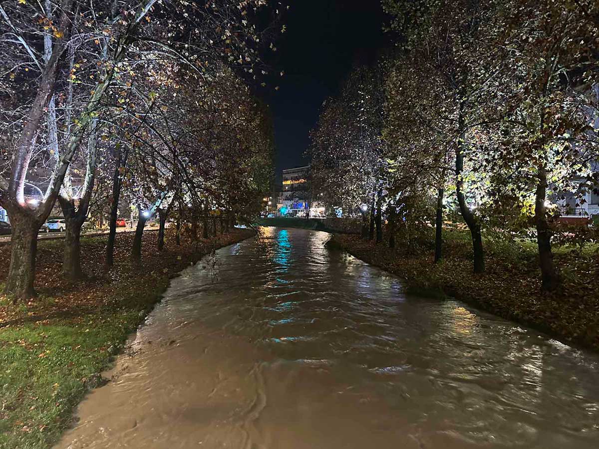 Ληθαίος ποταμός: Φούσκωσε αλλά αντέχει