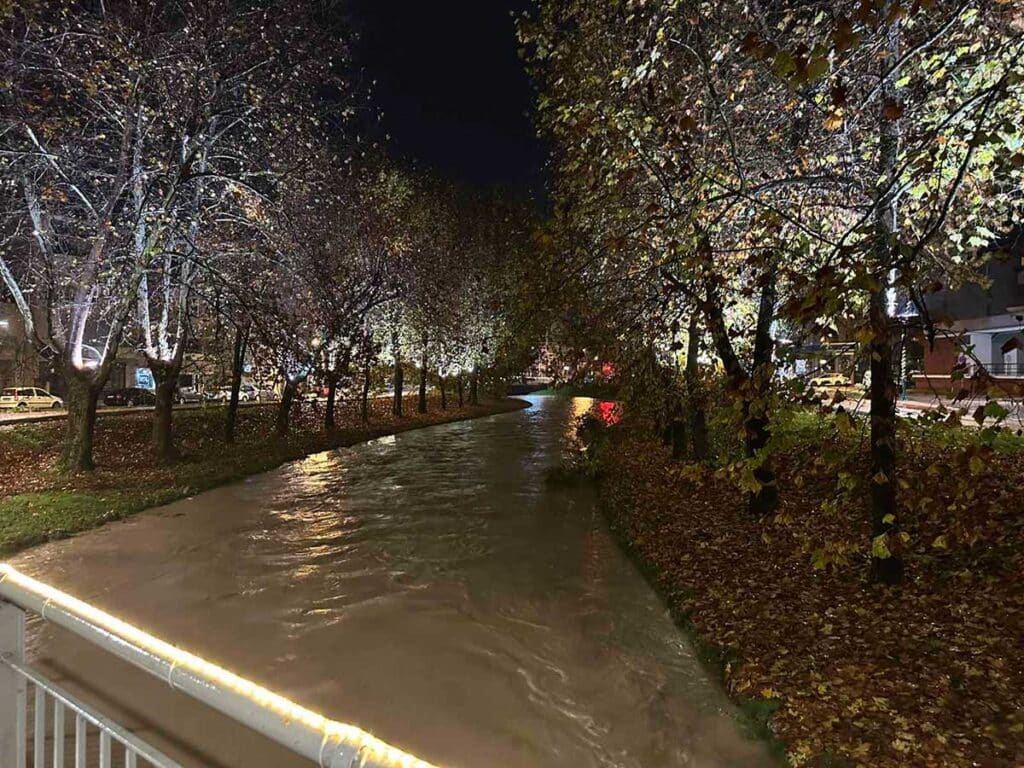 Ληθαίος ποταμός: Φούσκωσε αλλά αντέχει