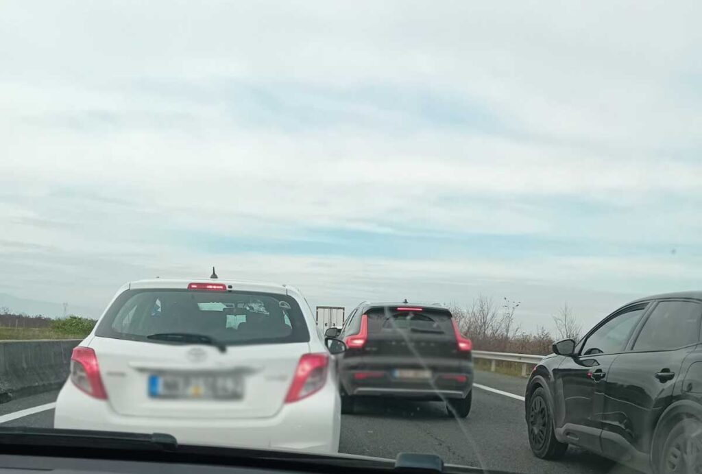 Γολγοθάς για Τρικαλινούς στον δρόμο για Θεσσαλονίκη – Μεγάλες καθυστερήσεις στα Μάλγαρα