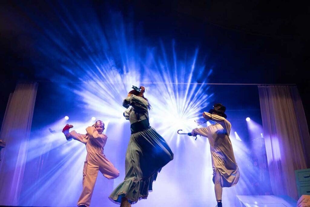 Μαγευτική έναρξη στον 14ο Μύλο των Ξωτικών με drones Πίτερ Παν και Αη Βασίλη