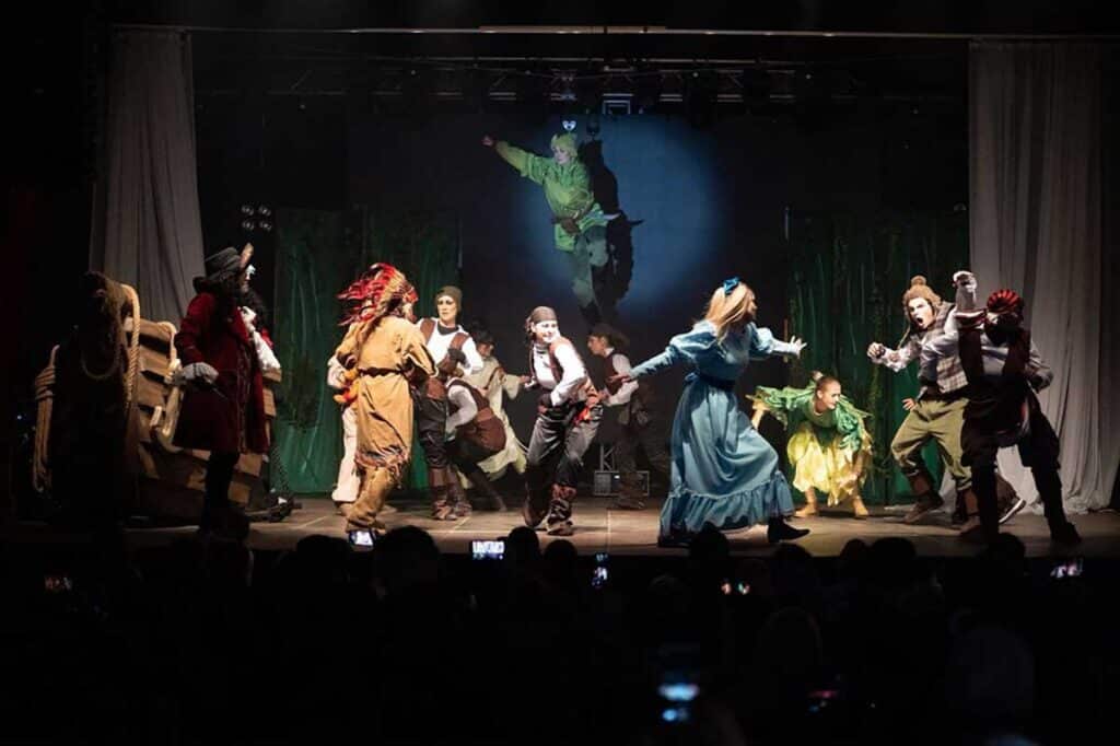 Μαγευτική έναρξη στον 14ο Μύλο των Ξωτικών με drones Πίτερ Παν και Αη Βασίλη