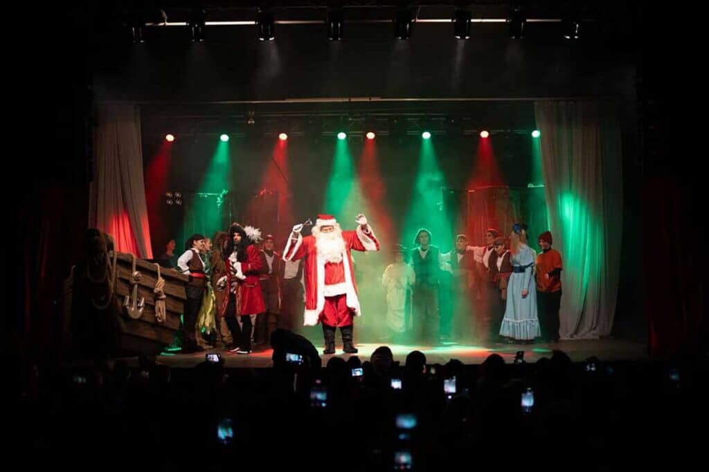 Μαγευτική έναρξη στον 14ο Μύλο των Ξωτικών με drones Πίτερ Παν και Αη Βασίλη