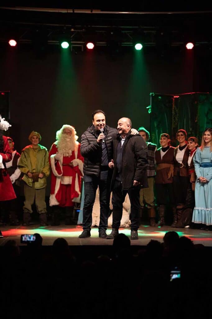 Μαγευτική έναρξη στον 14ο Μύλο των Ξωτικών με drones Πίτερ Παν και Αη Βασίλη