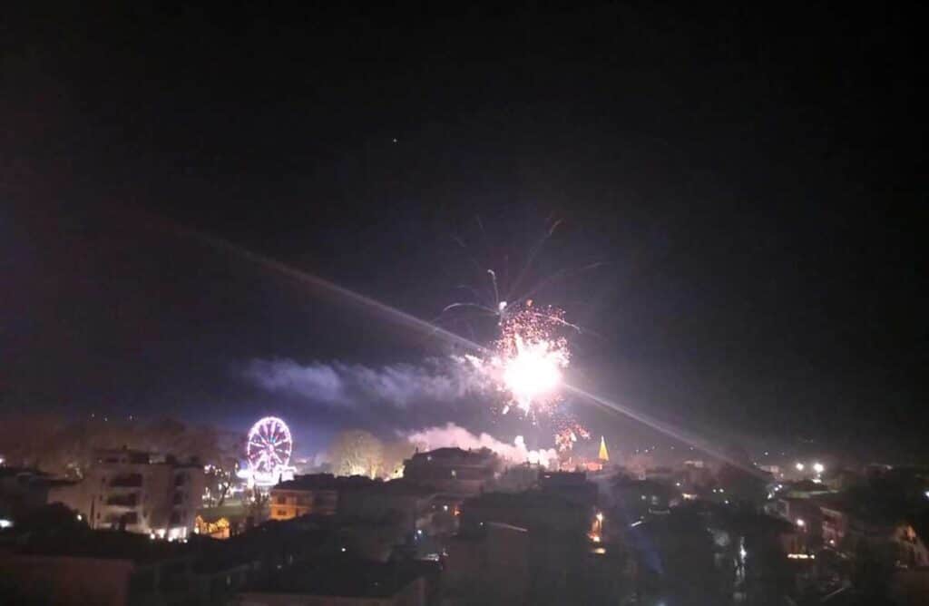 Μαγευτική έναρξη στον 14ο Μύλο των Ξωτικών με drones Πίτερ Παν και Αη Βασίλη