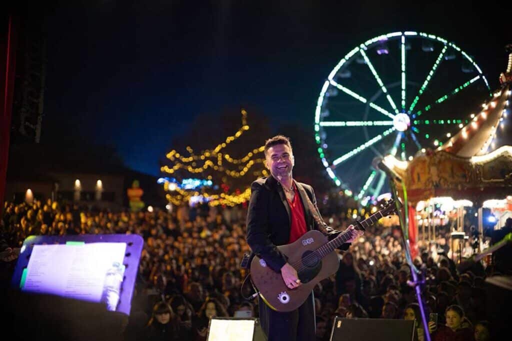 Μαγευτική έναρξη στον 14ο Μύλο των Ξωτικών με drones Πίτερ Παν και Αη Βασίλη