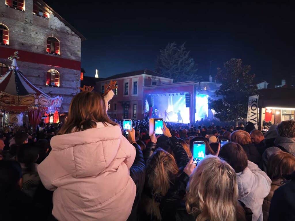 Μαγευτική έναρξη στον 14ο Μύλο των Ξωτικών με drones Πίτερ Παν και Αη Βασίλη