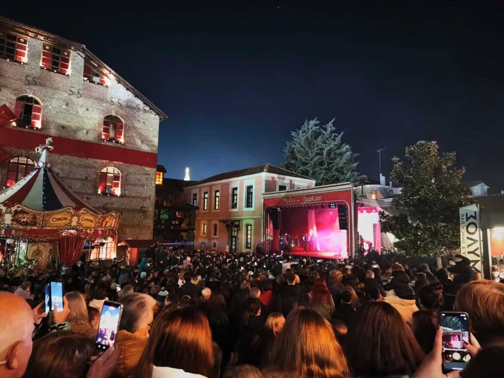 Μαγευτική έναρξη στον 14ο Μύλο των Ξωτικών με drones Πίτερ Παν και Αη Βασίλη