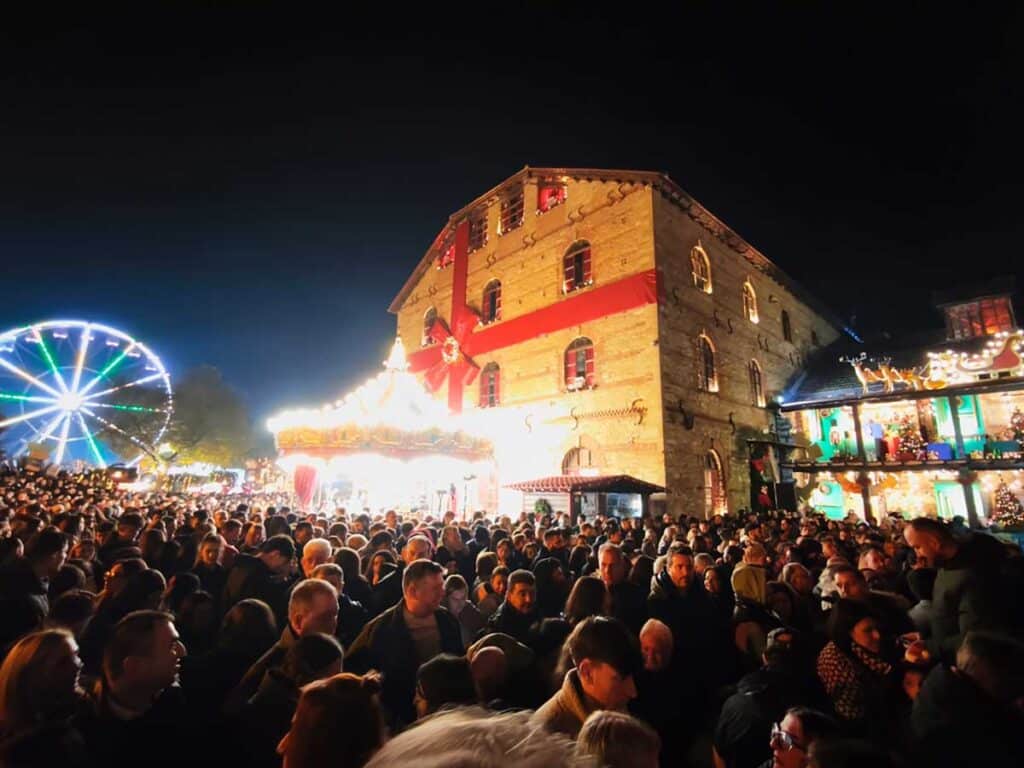 Μαγευτική έναρξη στον 14ο Μύλο των Ξωτικών με drones Πίτερ Παν και Αη Βασίλη