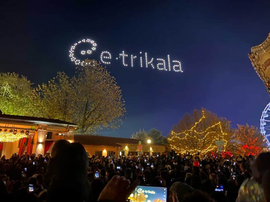 Μαγευτική έναρξη στον 14ο Μύλο των Ξωτικών με drones Πίτερ Παν και Αη Βασίλη