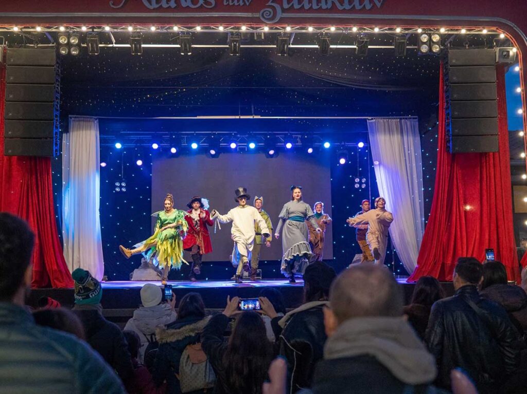 Εορταστικές δράσεις κάτω από τη σκηνή στον Μύλο των Ξωτικών