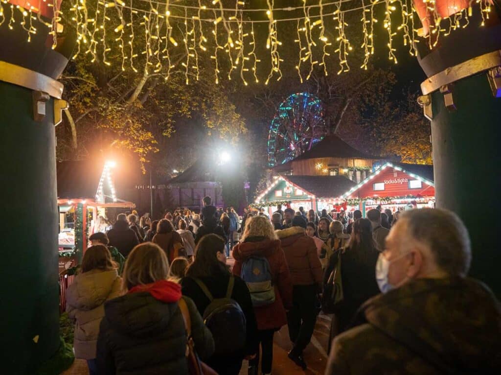 Χριστουγεννιάτικος συνωστισμός επισκεπτών στον Μύλο των Ξωτικών στα Τρίκαλα