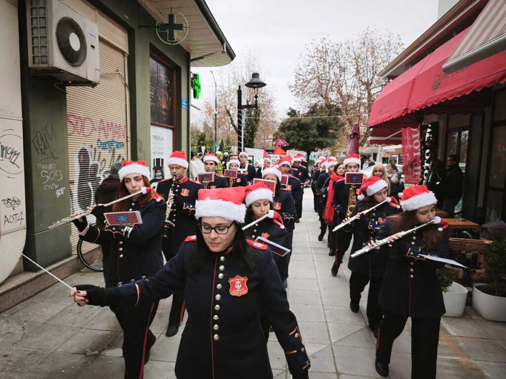 Με μουσική και Ξωτικά υποδέχονται την Πρωτοχρονιά στα Τρίκαλα