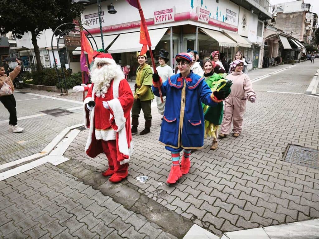 Με μουσική και Ξωτικά υποδέχονται την Πρωτοχρονιά στα Τρίκαλα