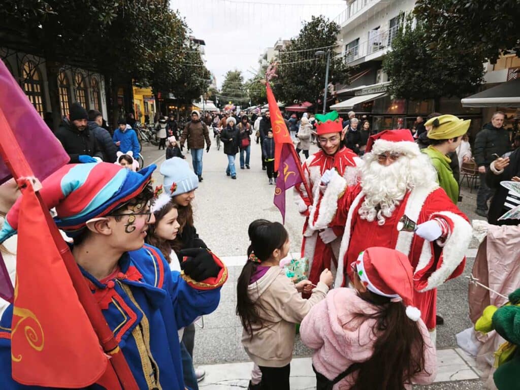 Με μουσική και Ξωτικά υποδέχονται την Πρωτοχρονιά στα Τρίκαλα