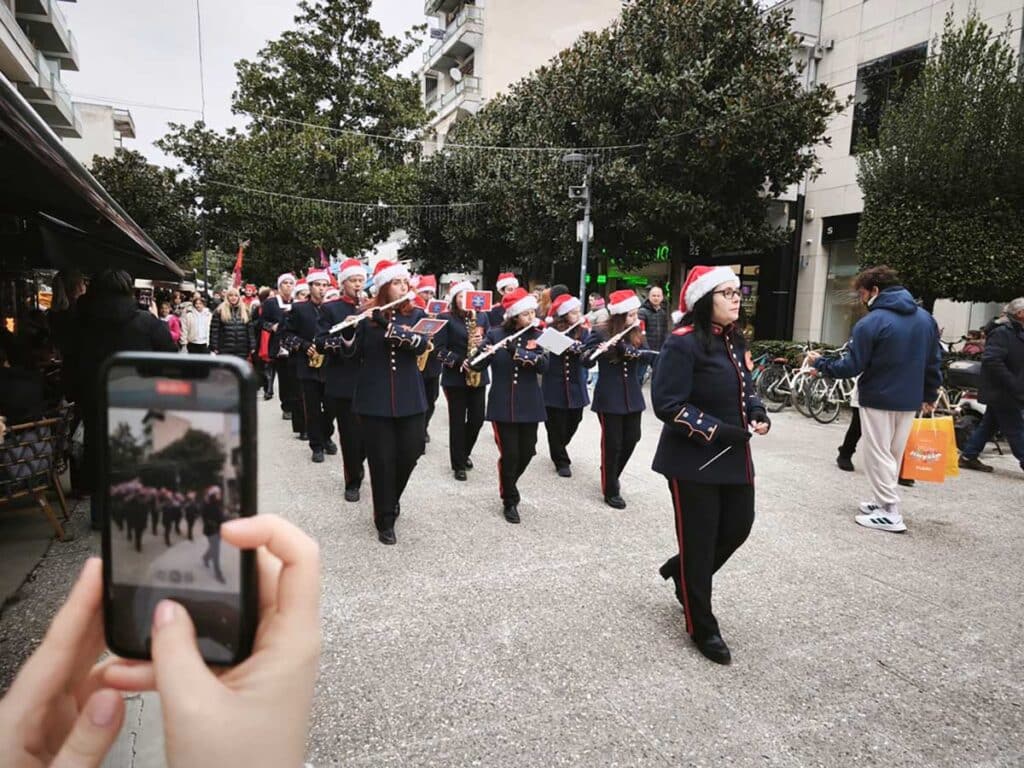 Με μουσική και Ξωτικά υποδέχονται την Πρωτοχρονιά στα Τρίκαλα