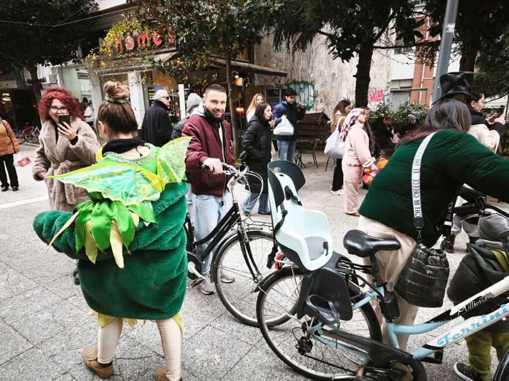 Με μουσική και Ξωτικά υποδέχονται την Πρωτοχρονιά στα Τρίκαλα