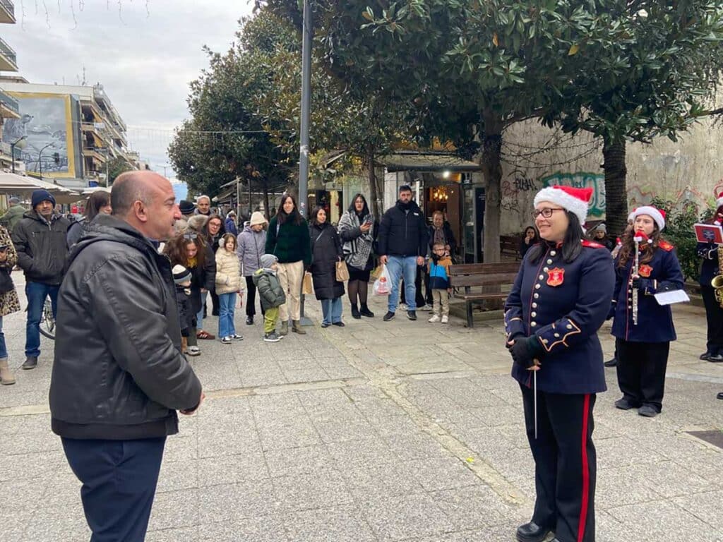 Με μουσική και Ξωτικά υποδέχονται την Πρωτοχρονιά στα Τρίκαλα