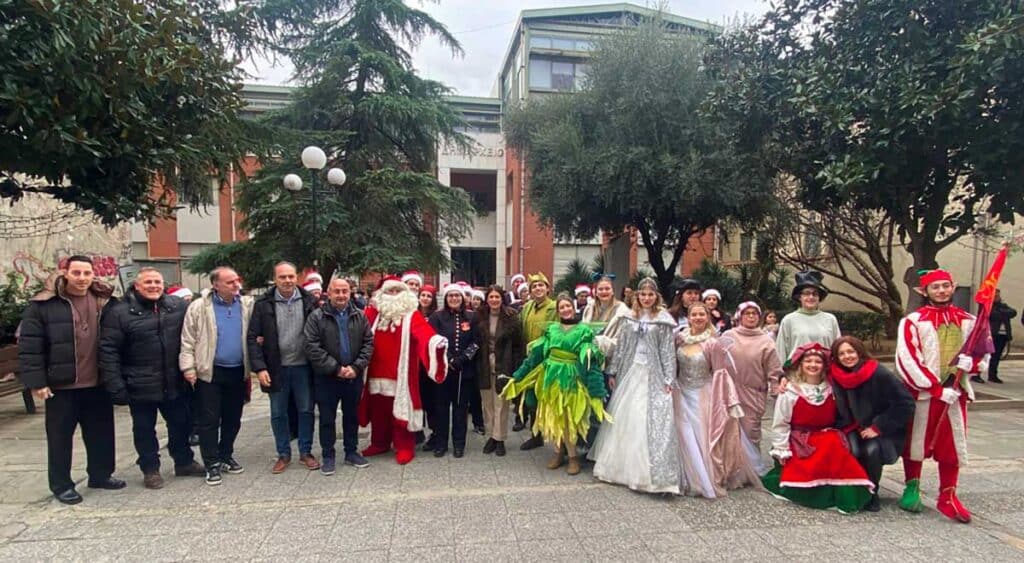 Με μουσική και Ξωτικά υποδέχονται την Πρωτοχρονιά στα Τρίκαλα