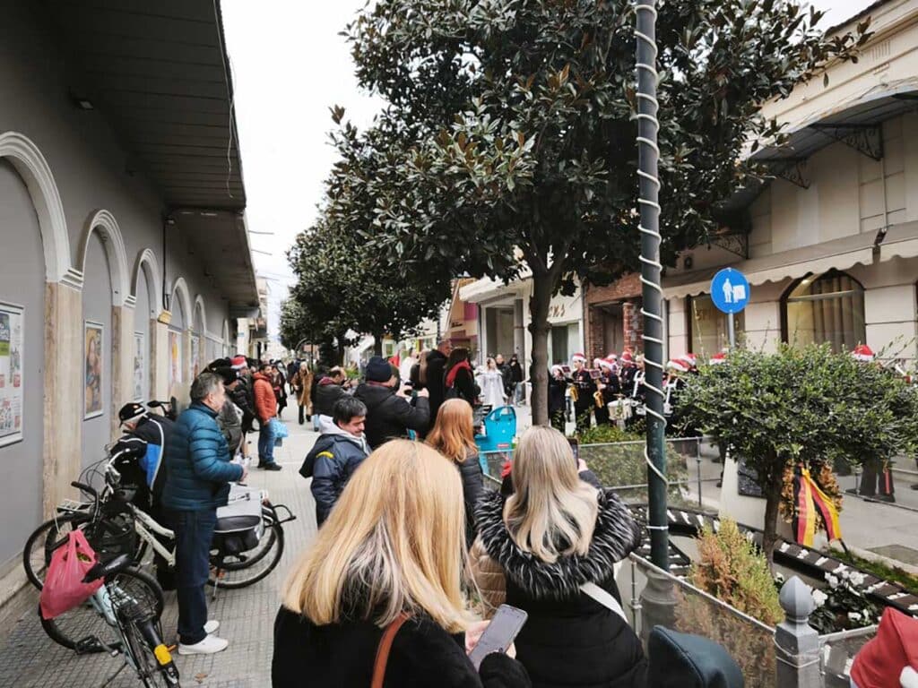 Με μουσική και Ξωτικά υποδέχονται την Πρωτοχρονιά στα Τρίκαλα