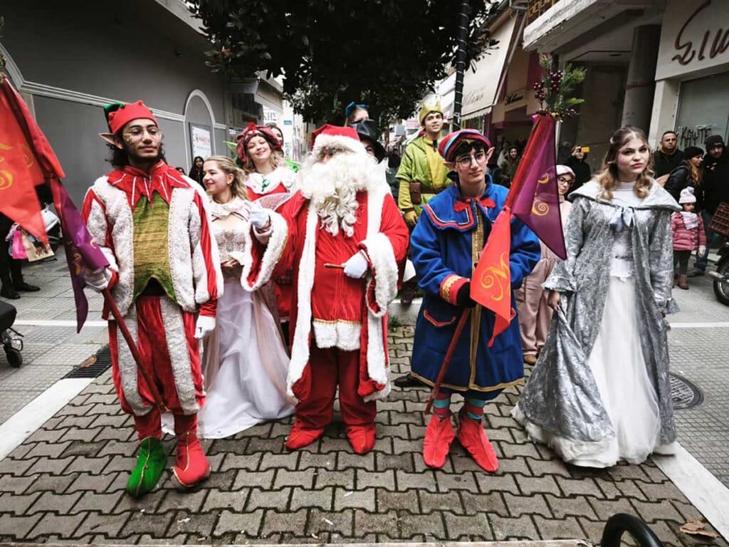 Με μουσική και Ξωτικά υποδέχονται την Πρωτοχρονιά στα Τρίκαλα