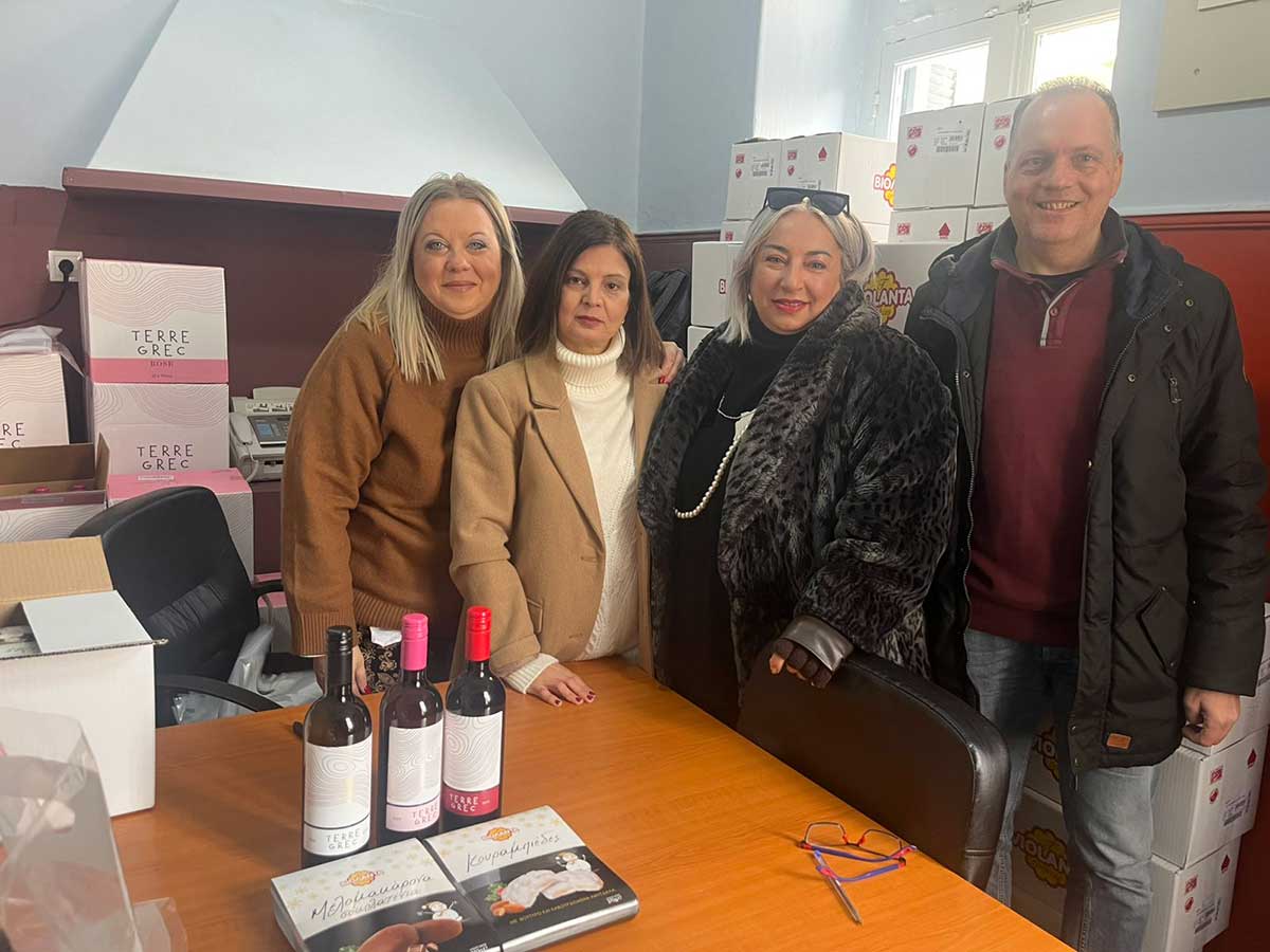 Ανταλλαγή ευχών και δώρων από τον Σύλλογο Δημοτικών Υπαλλήλων Τρικάλων