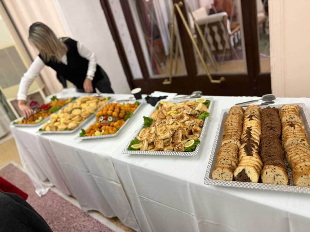 Χριστουγεννιάτικος μπουφές στην εκδήλωση συνταξιούχων αστυνομικών Τρικάλων