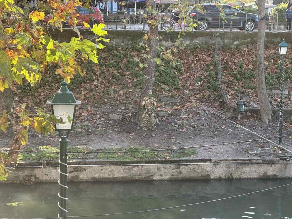 Τρίκαλα: Θεαματικές ασκήσεις της ΣΜΥ στον Ληθαίο