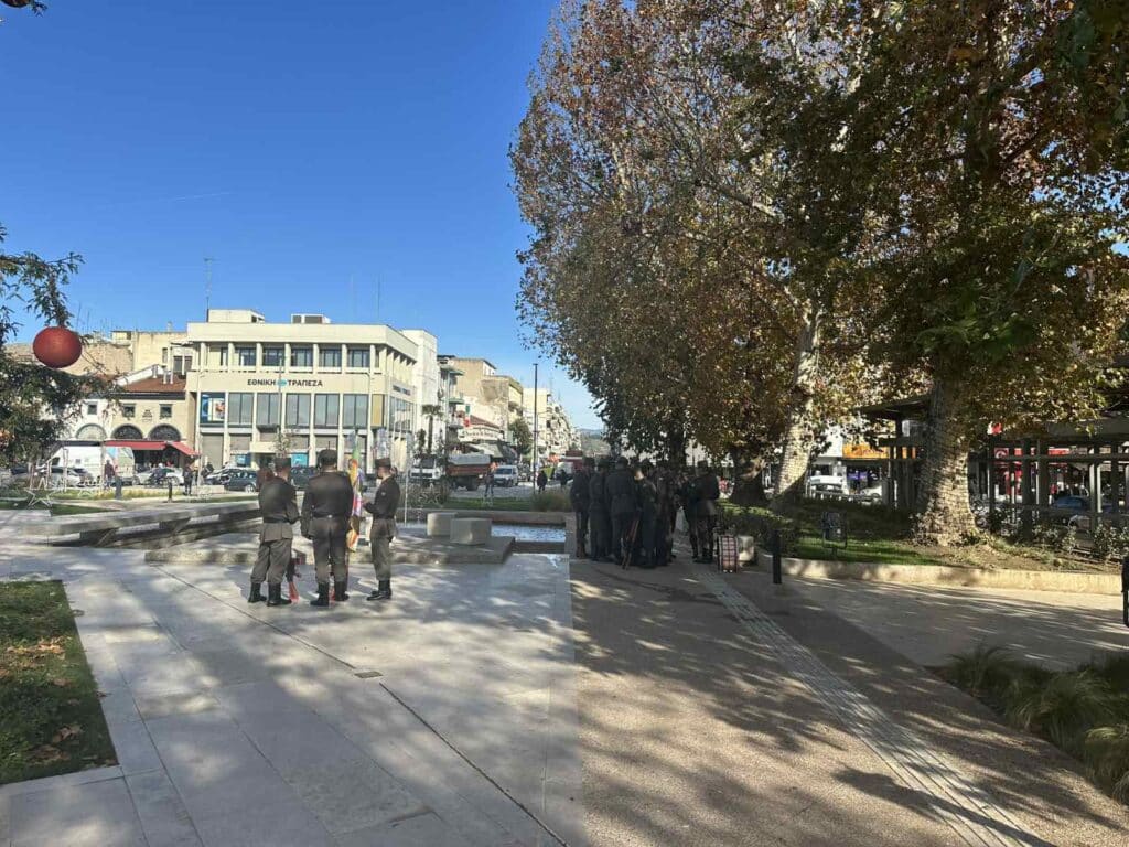 Τρίκαλα: Θεαματικές ασκήσεις της ΣΜΥ στον Ληθαίο