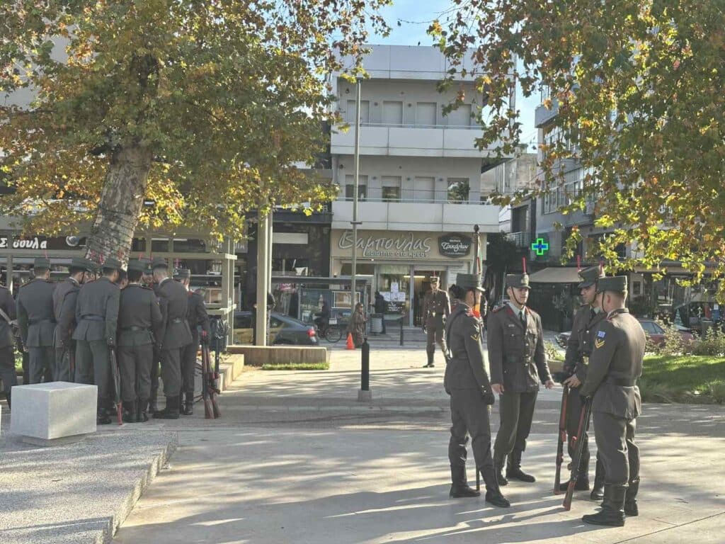 Τρίκαλα: Θεαματικές ασκήσεις της ΣΜΥ στον Ληθαίο