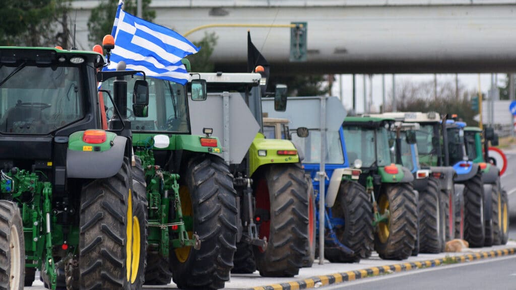 Η Ελλάδα πονά: Τα μπλόκα φανερώνουν βαθύτερη κρίση