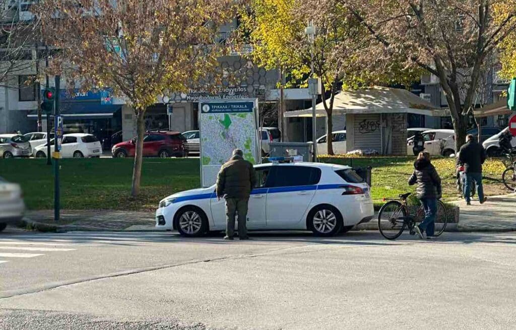Ήλιος και κίνηση στο κέντρο των Τρικάλων σήμερα
