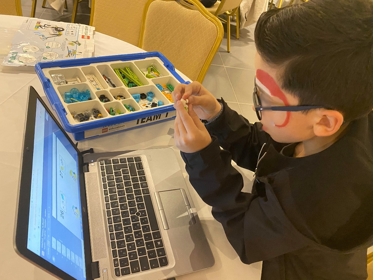 Χριστουγεννιάτικη γιορτή για τα παιδιά των εργαζομένων της ΟΜΗΡΟΣ