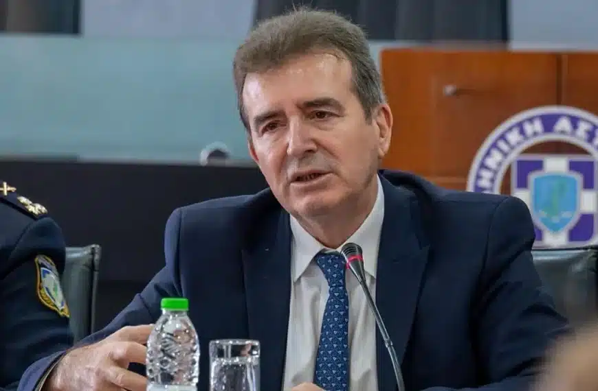 Χρυσοχοΐδης στους αγρότες: «Όχι σε λιμάνια και τελωνεία»